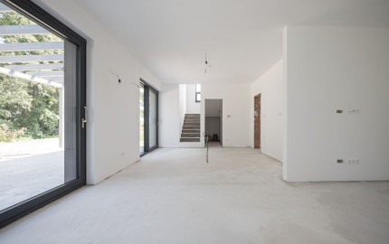 NA PREDAJ 4izb. rekreačný dom priamo pri golfovom areály PENATI GOLF REZORT