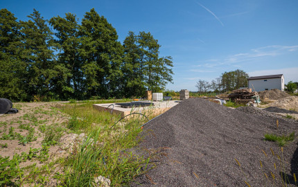 NA PREDAJ pozemok + základová doska + projekt priamo pri golfovom areály PENATI GOLF REZORT