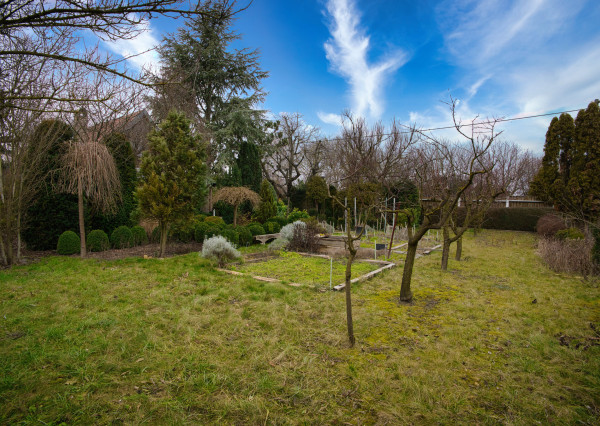 P.G's & Co. | Predáme 3 izbový rodinný dom na veľkom krásnom pozemku v Dobrohošti