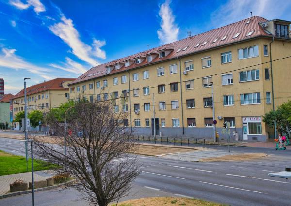 P.G's & Co. | Exkluzívne predám obchodný priestor na lukratívnom mieste oproti Polusu (roh Riazanská a Vajnorská ulica)